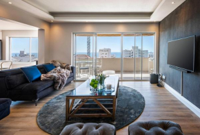 Bantry Bay - Stunning New 2 bed with ocean views